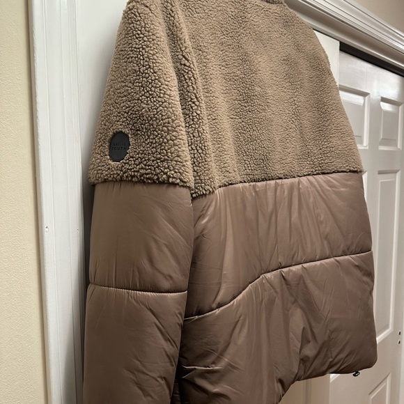 Native Youth Sherpa Mix Puffer Jacket - Picture 4 of 5